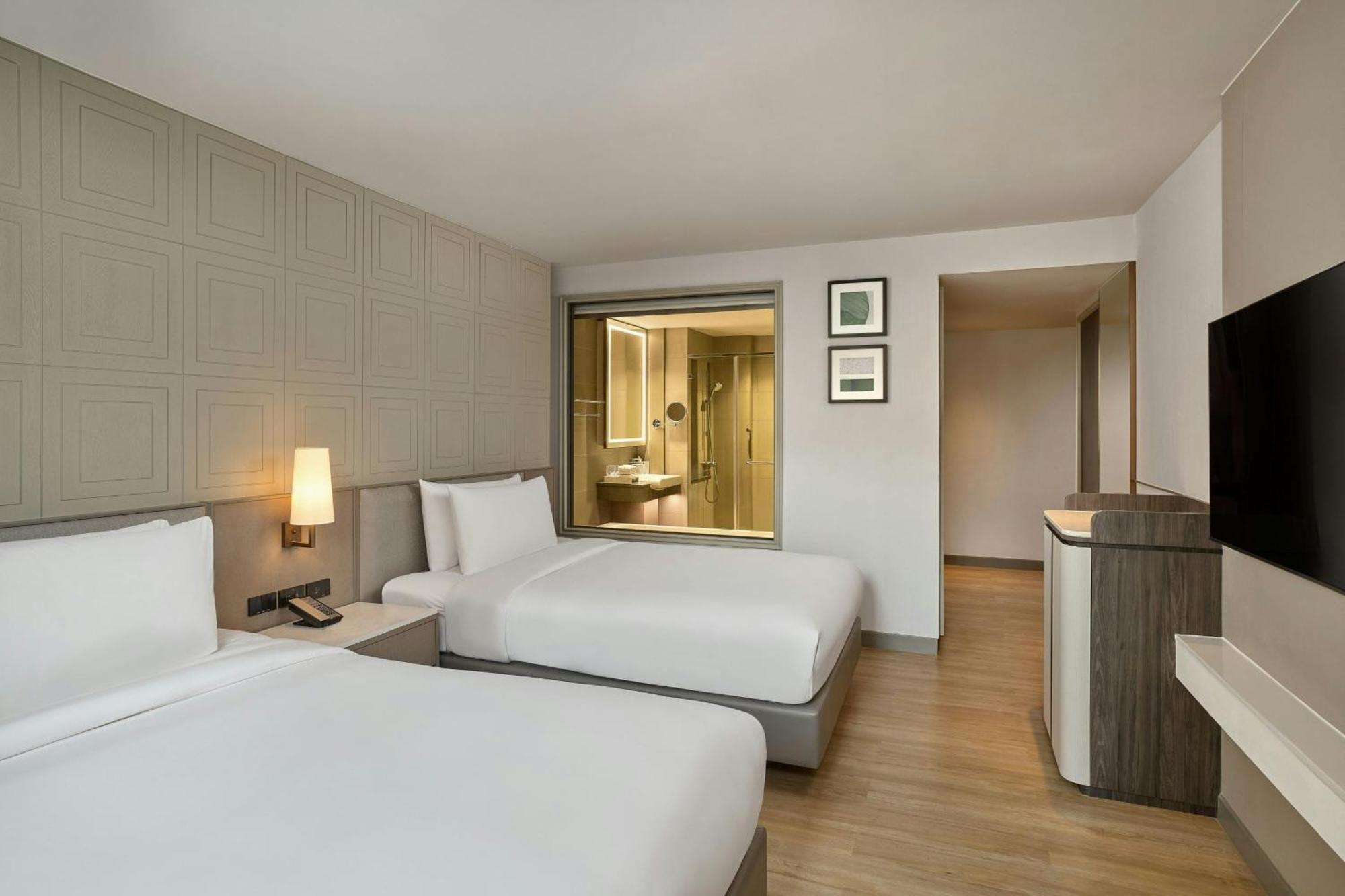Courtyard By Marriott Sukhumvit 20 Hotel 5*